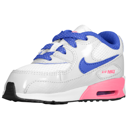 Nike Air Max 90 Sneaker Sneaks Up