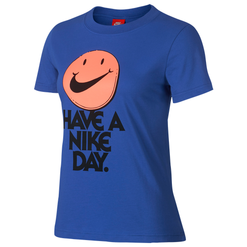 have a nike day shirt womens